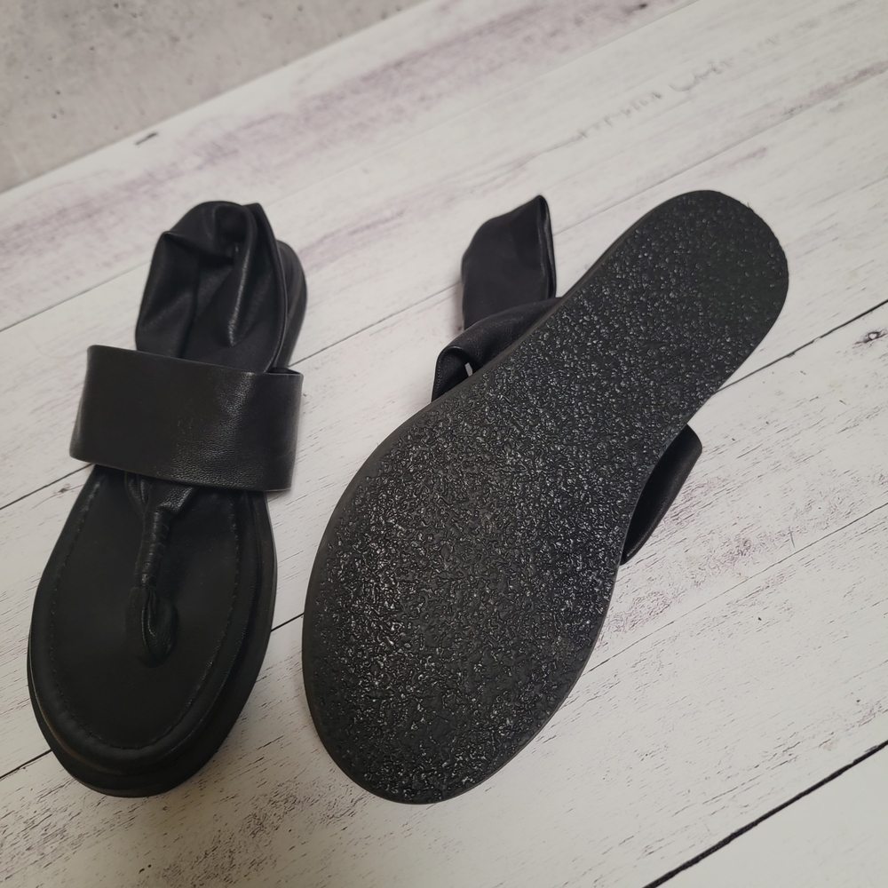 Black Thong Sandals with Textured Footbed - Picture 3 of 3